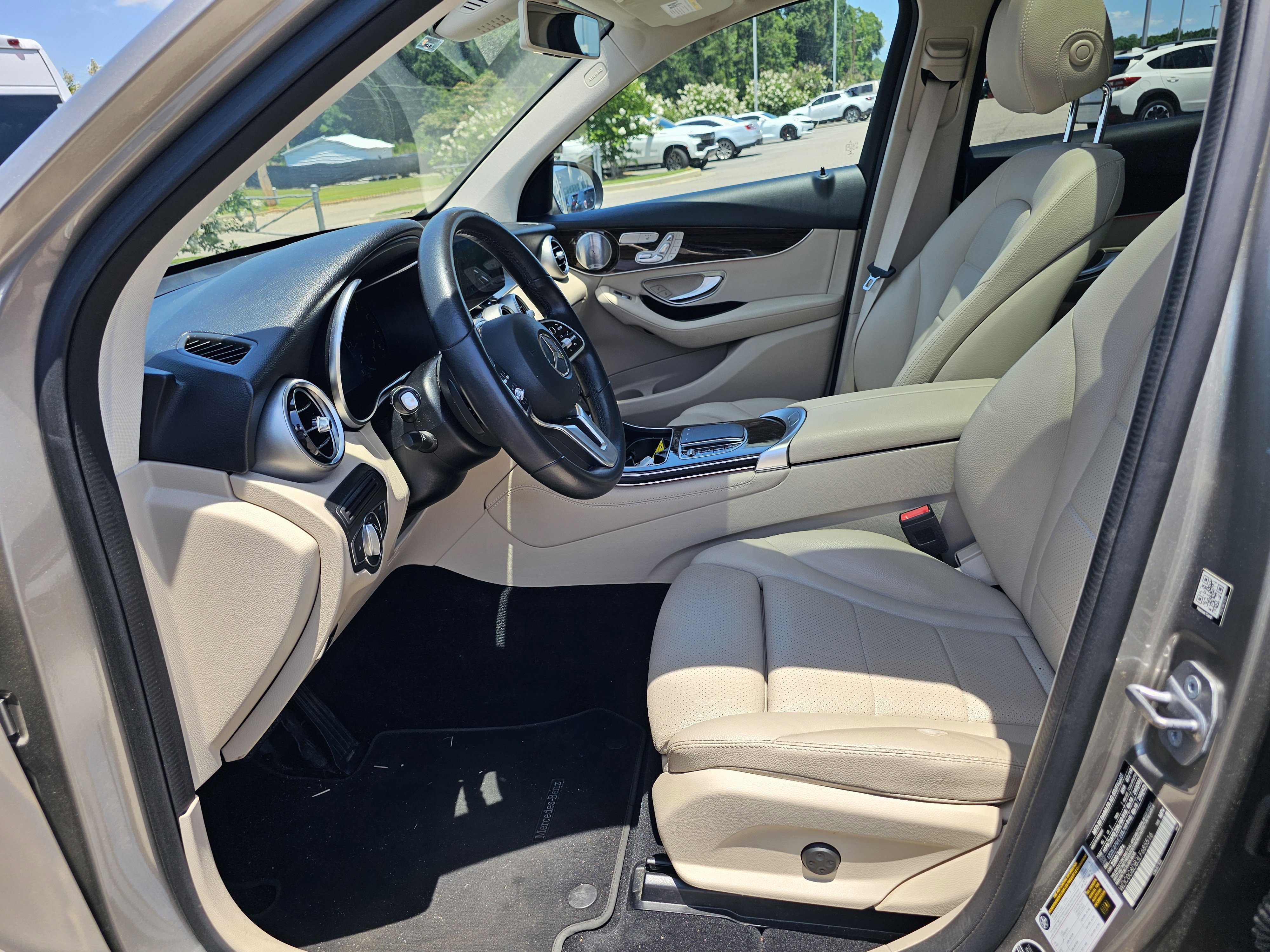 Used 2020 Mojave Silver Metallic Mercedes-Benz GLC 300 image 14