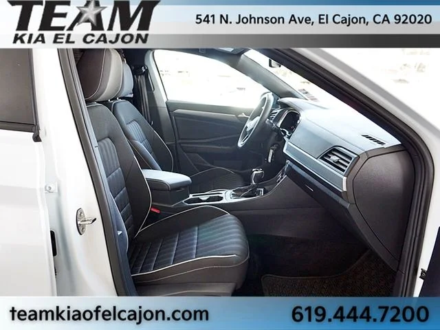 Used 2024 White Volkswagen 1.5T Sport image 11