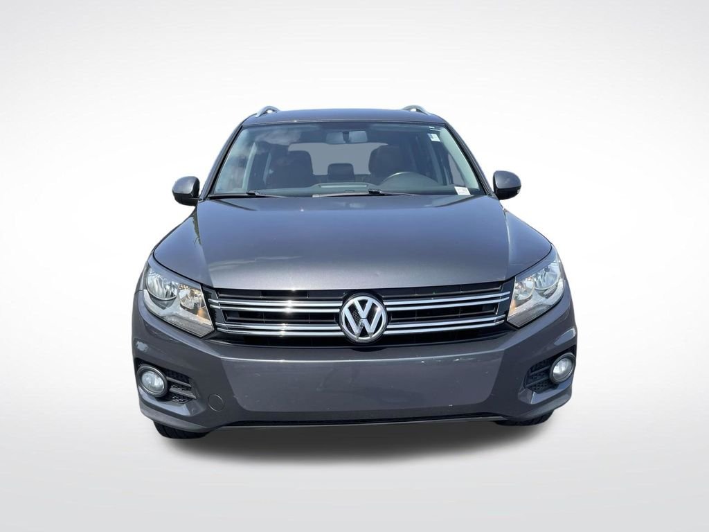 Used 2015 Gray Volkswagen SEL image 2