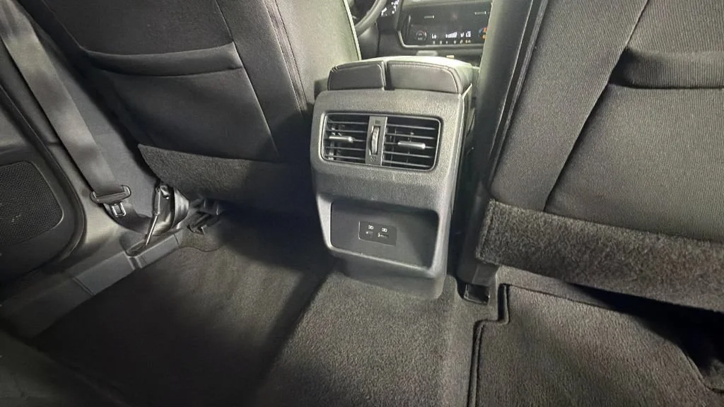 Used 2021 Gray Nissan SV FWD image 29