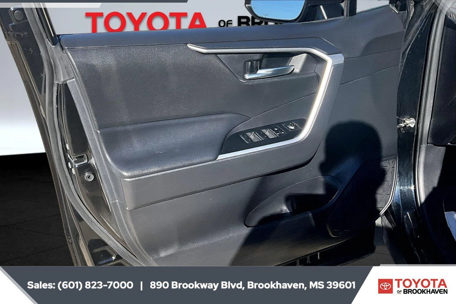 Used 2024 Midnight Black Metallic Toyota XLE image 17