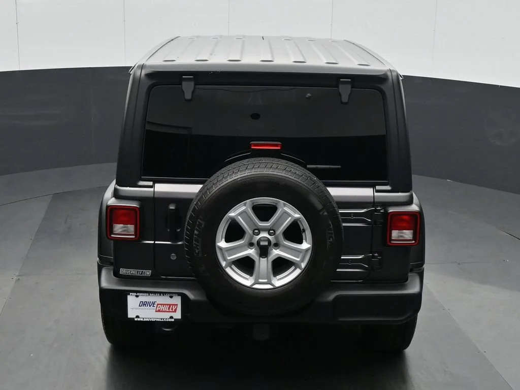 Used 2018 Gray Jeep Unlimited Sport S image 20