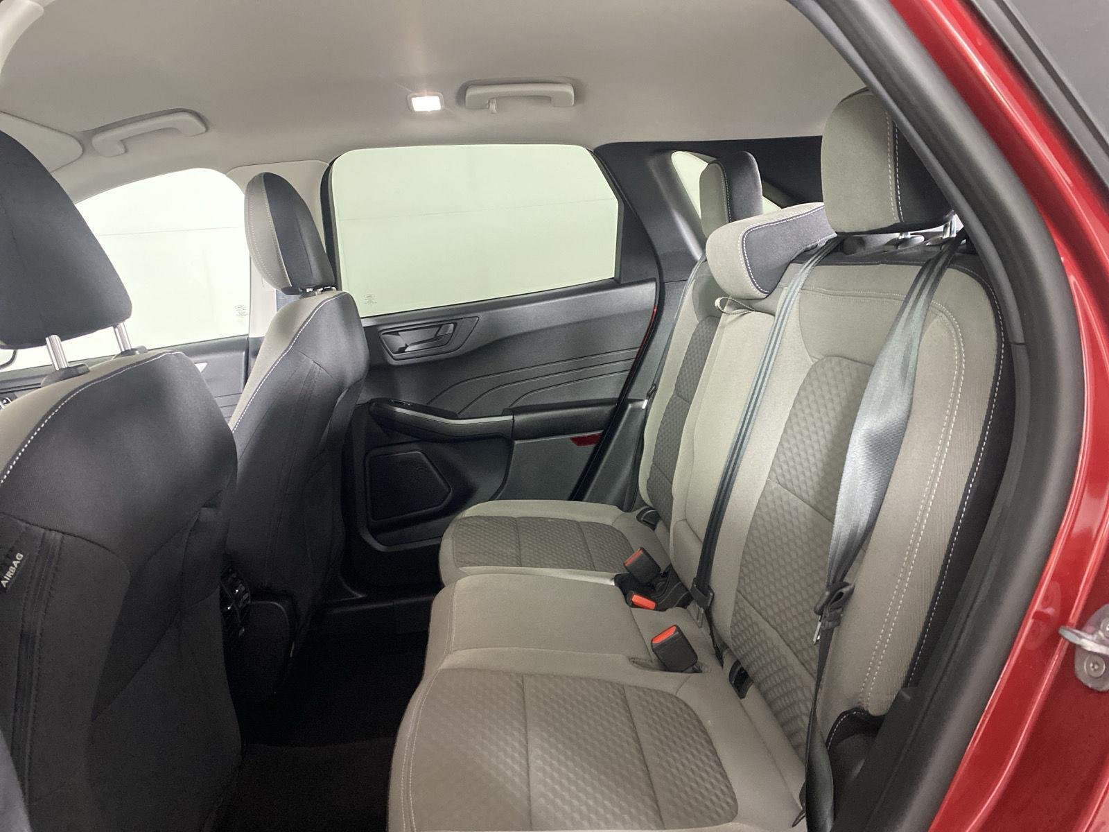 Used 2022 Rapid Red Metallic Tinted Clearcoat Ford SE image 25