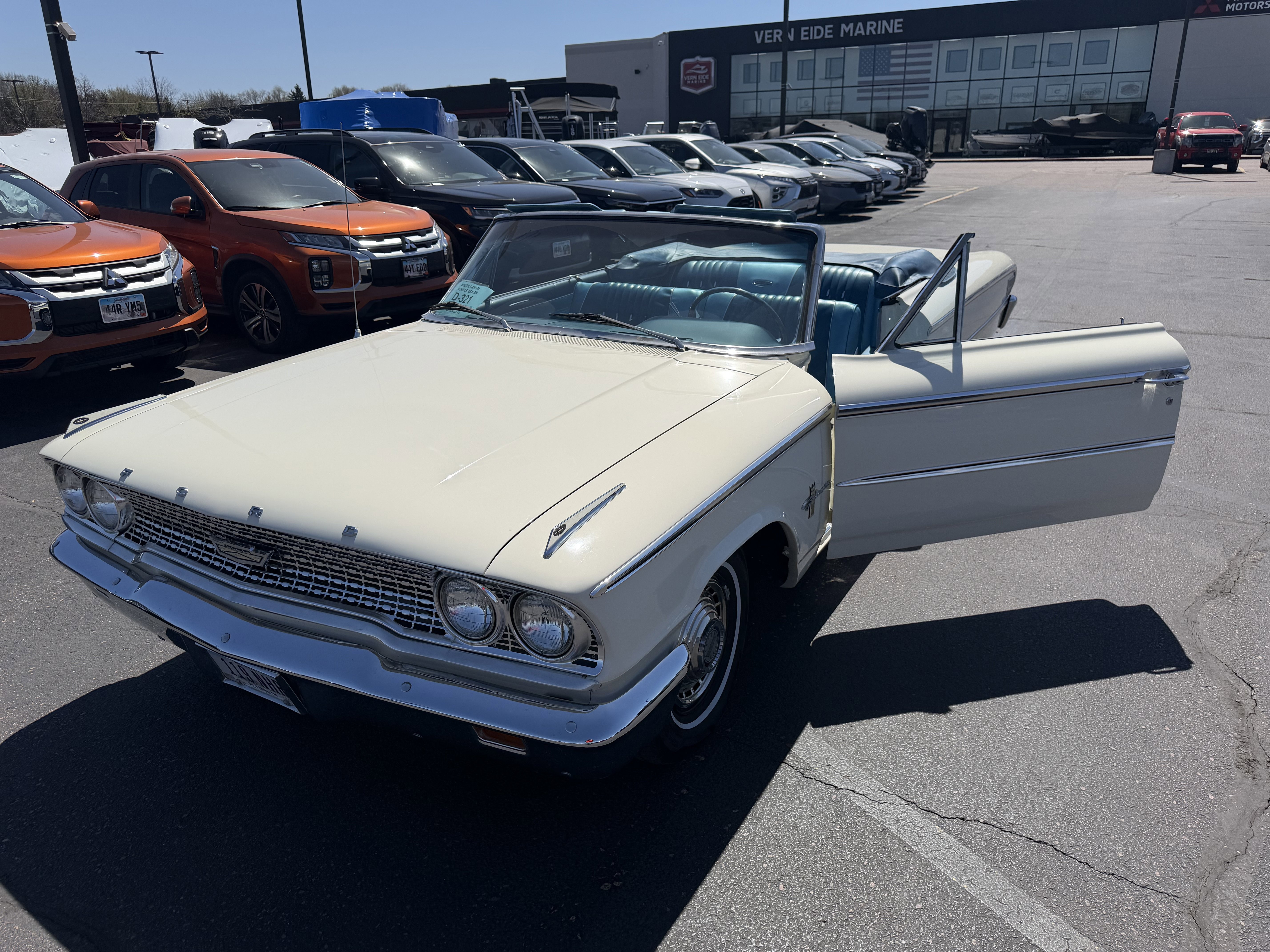 Used 1963 White Ford  image 12