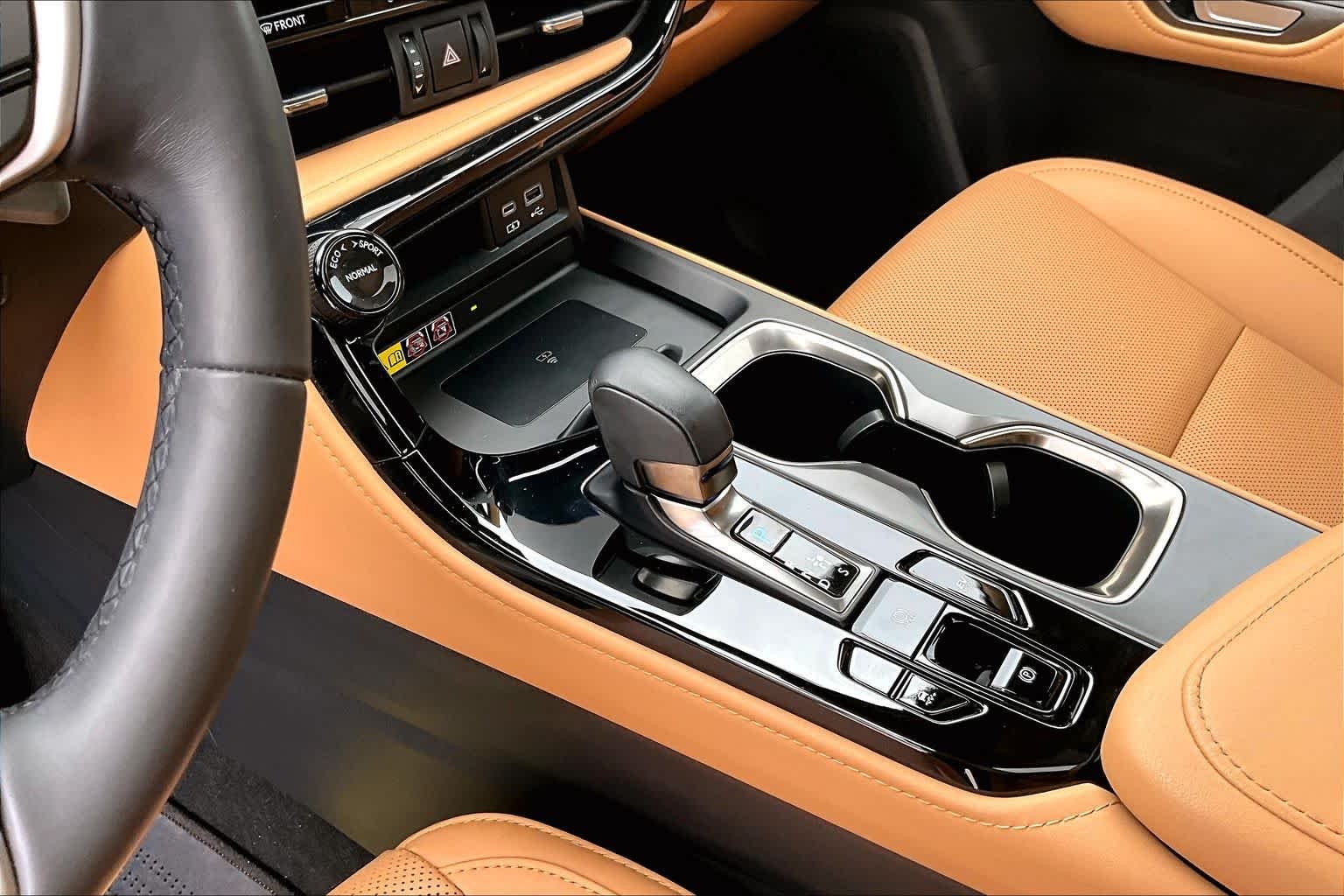 Used 2024 Atomic Silver Lexus Premium image 15