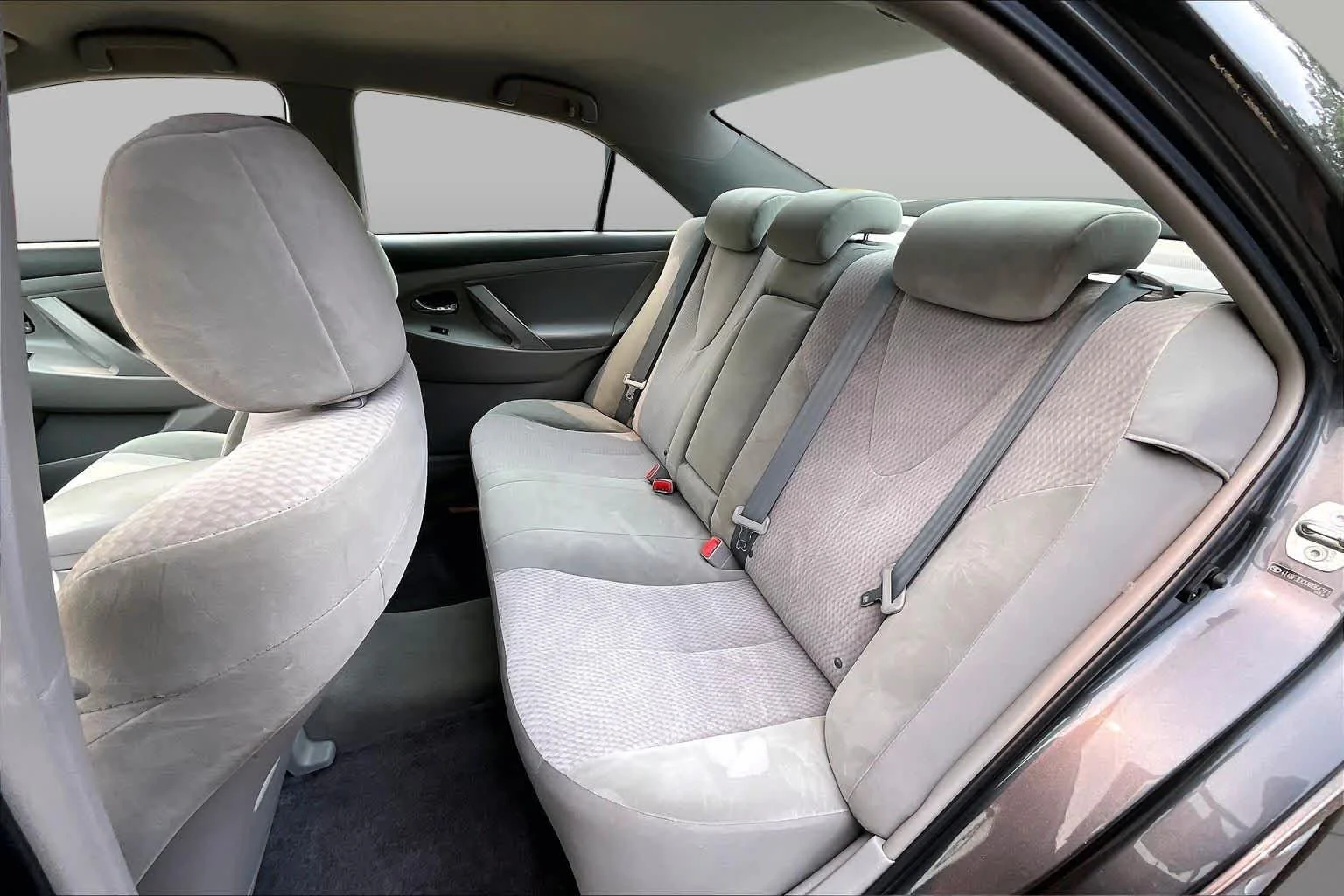 Used 2010 MAGNETIC GRAY MET. Toyota  image 19