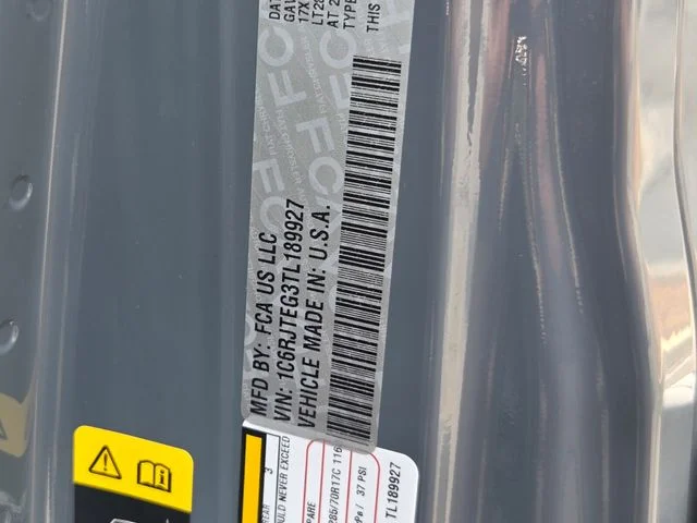 New 2026 Anvil Clear-Coat Exterior Paint Jeep Mojave image 33