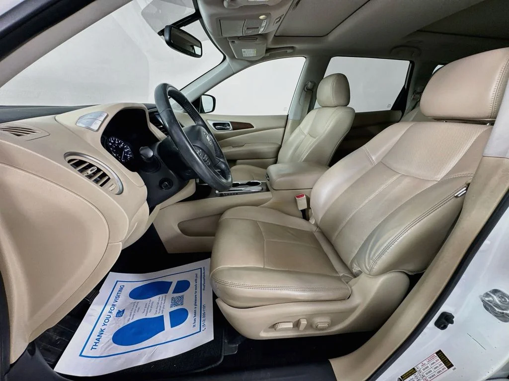 Used 2017 Pearl White Nissan Platinum image 27