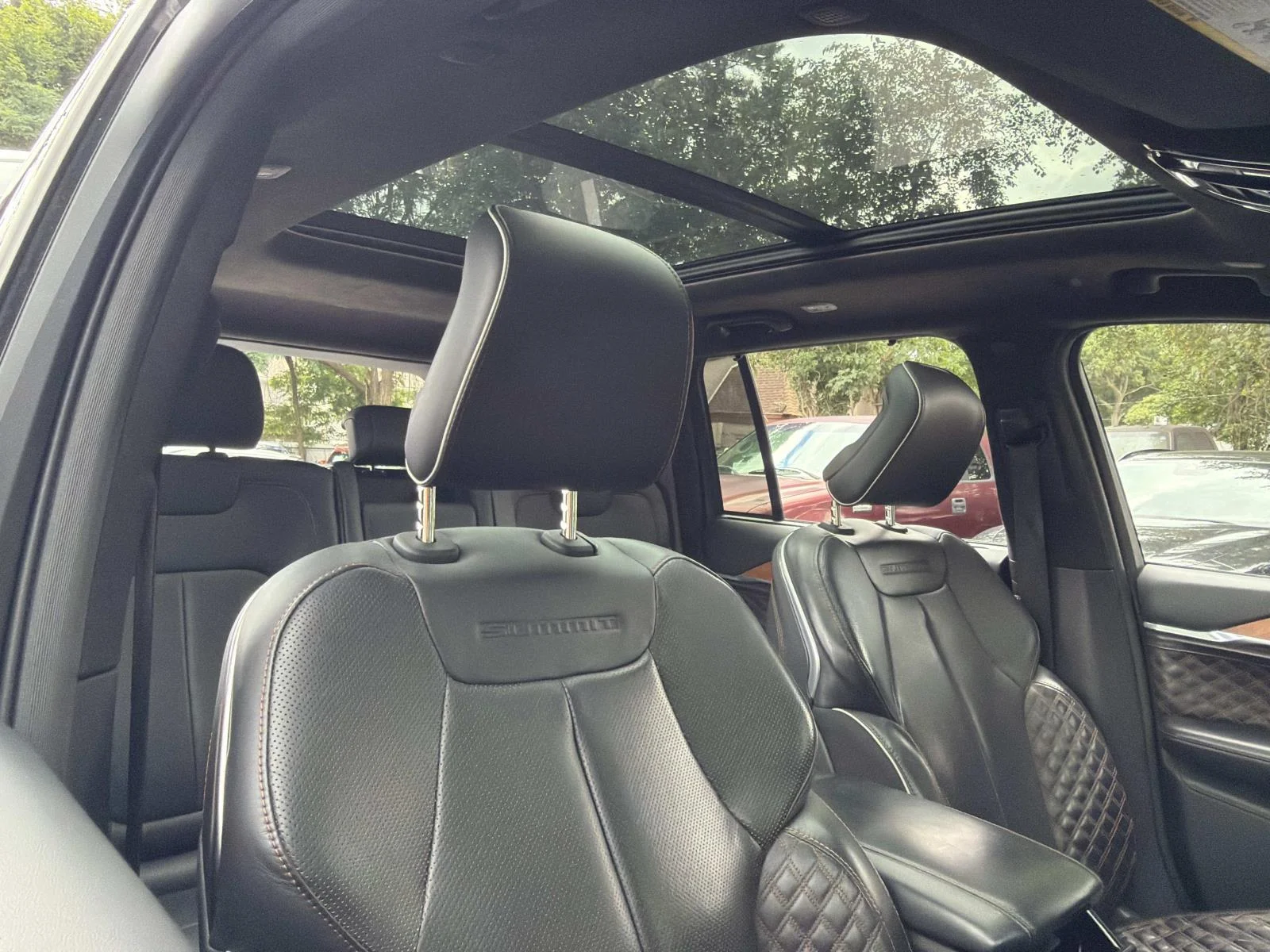 Used 2023 White Jeep Summit Reserve image 15