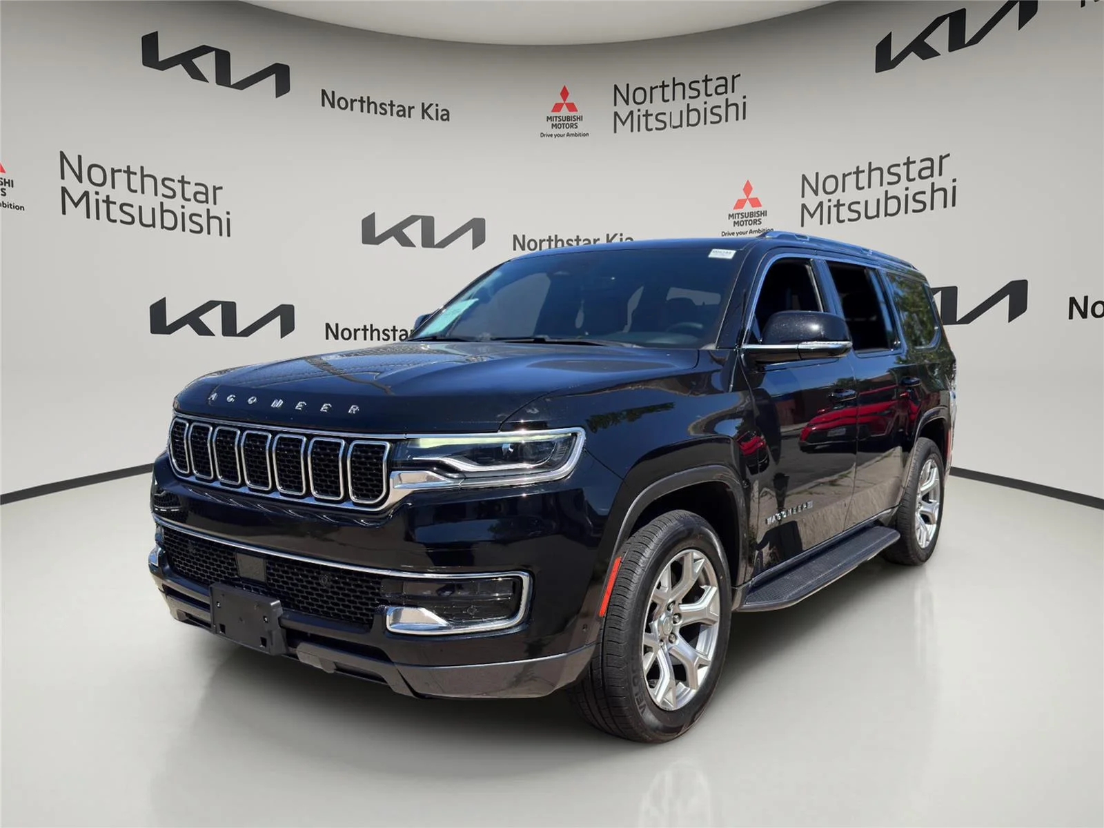 2022 Jeep Wagoneer Series II 4WD's photo