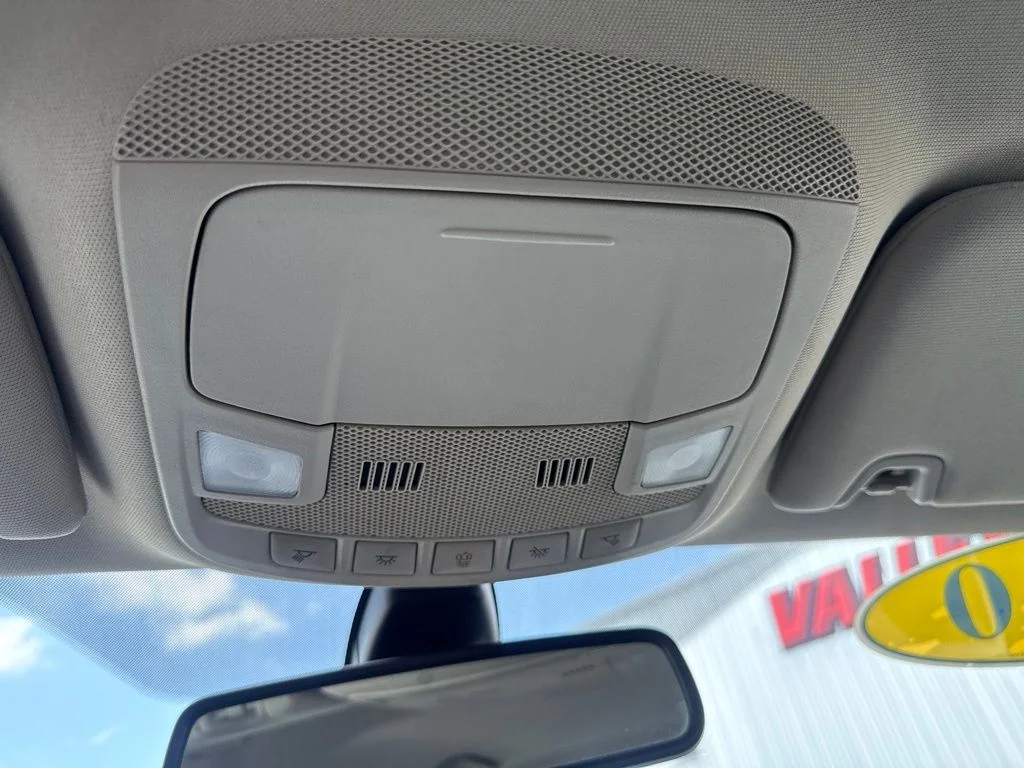 Used 2020 Blue Ford SE image 33