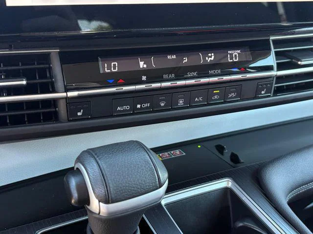 Certified Used 2025 MAGNETIC GRAY MET. Toyota  image 29