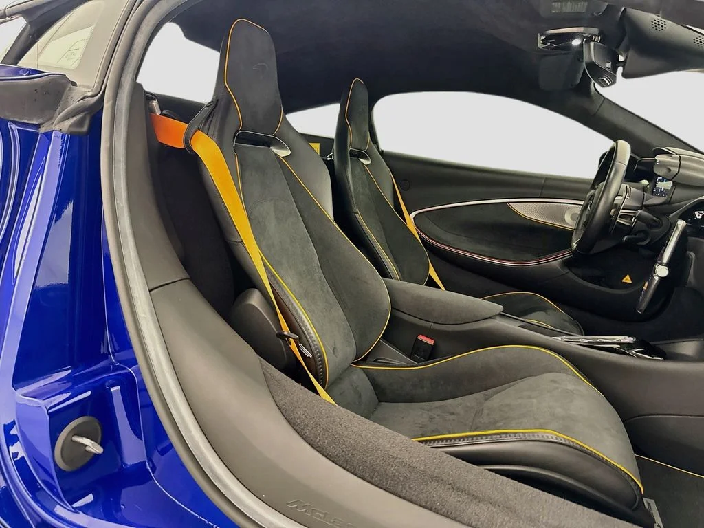 Used 2023 Blue McLaren  image 29