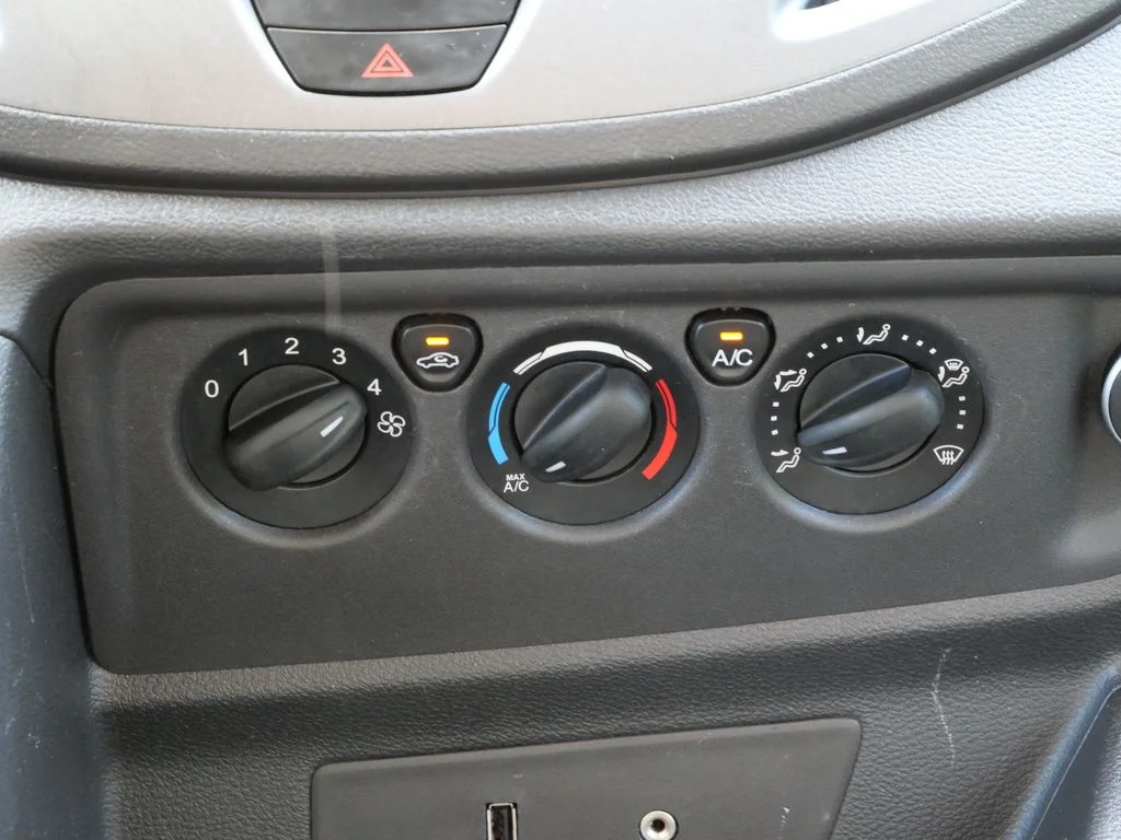 Used 2015 White Ford Base image 18
