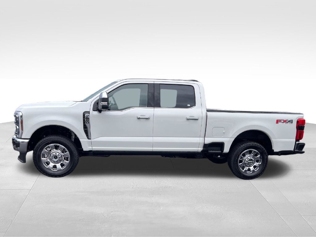 New 2027 Star White Metallic Tri-Coat Ford F-250® Lariat® image 2