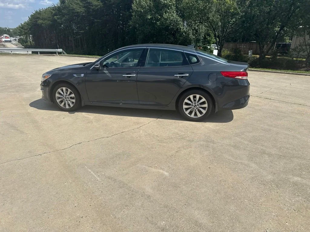 Used 2016 Green Kia EX image 14