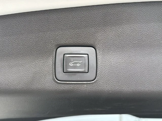 Used 2025 Beige Chevrolet RS image 39