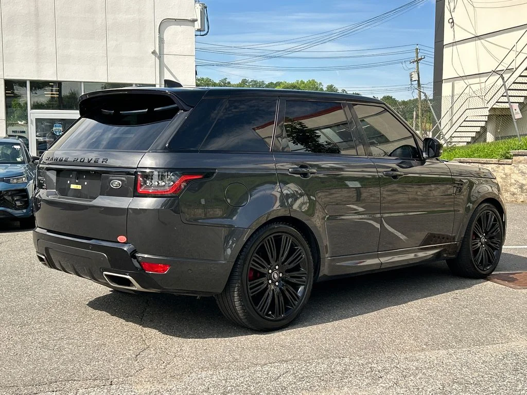 Used 2022  Land Rover HSE Dynamic image 2