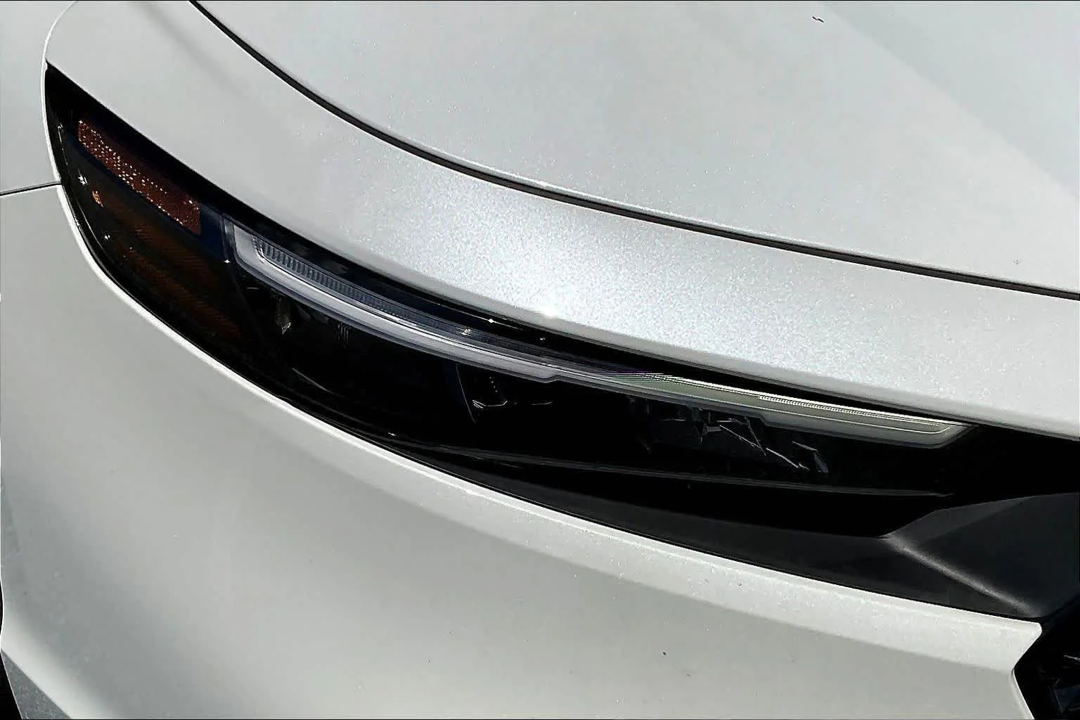 Used 2025 Platinum White Pearl Honda Sport image 19