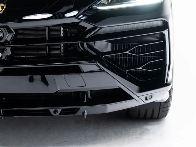 Used 2025 Black Lamborghini SE image 85