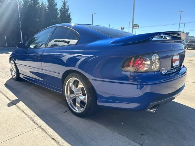 Used 2006 Blue Pontiac Base image 10