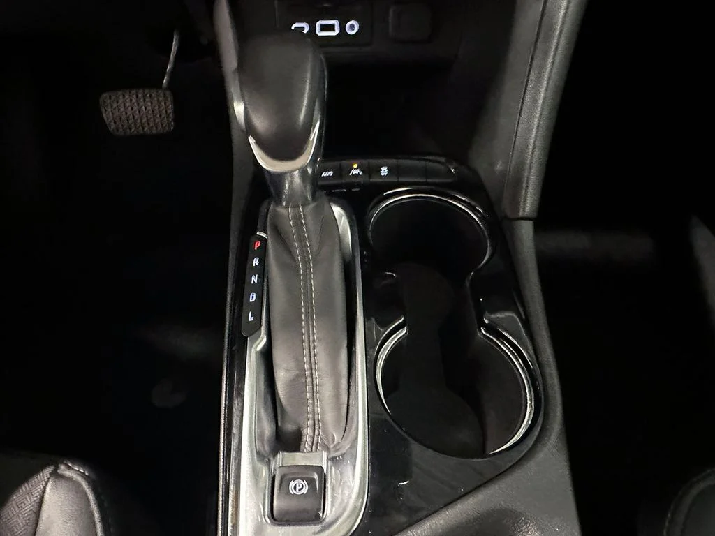 Used 2021 Black Buick Select image 34