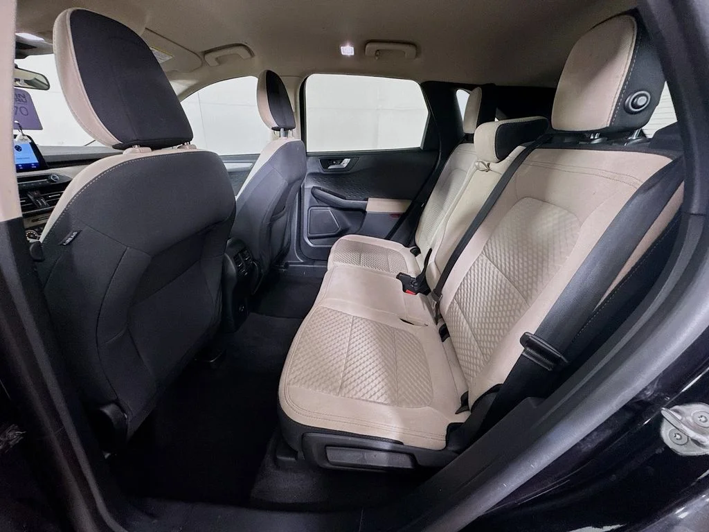 Used 2020 Black Ford SE image 27