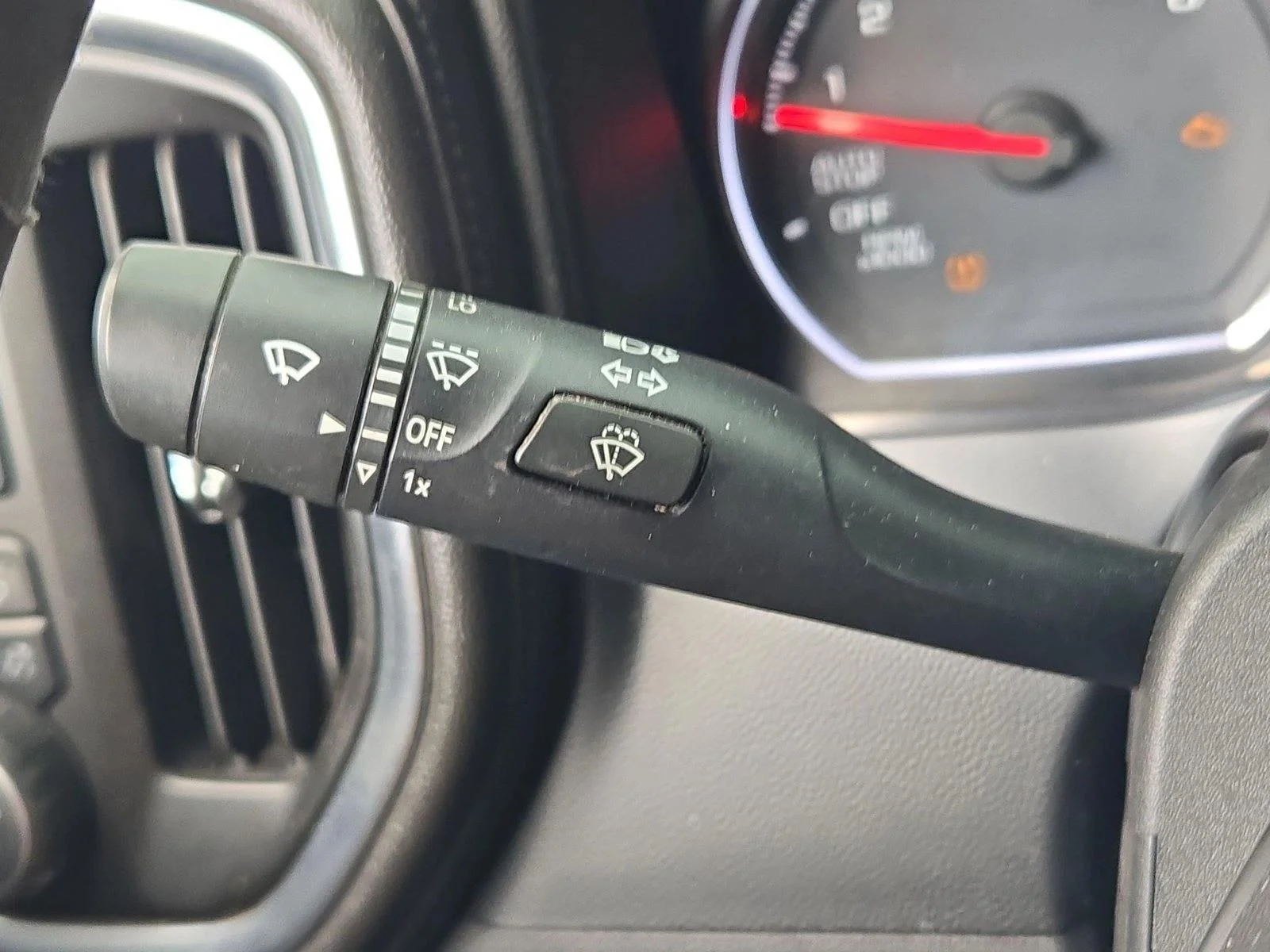 Used 2019 Satin Steel Metallic Chevrolet RST image 15