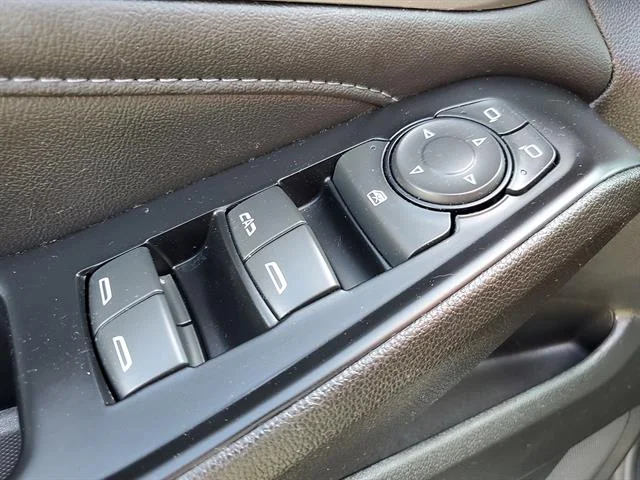 Used 2023 Sterling Gray Metallic Chevrolet LT Cloth image 23