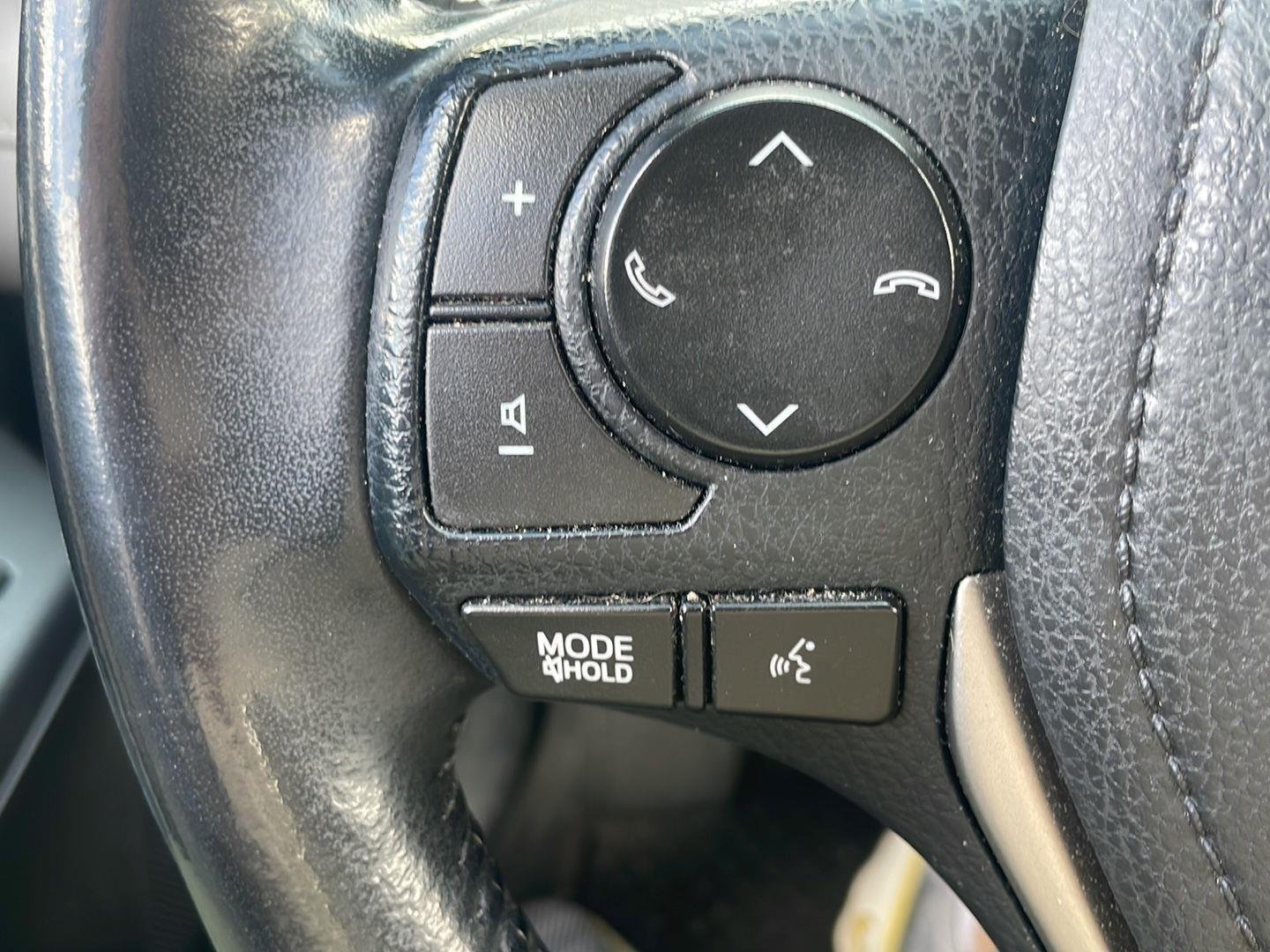 Used 2018 Galactic Aqua Mica Toyota XLE image 2