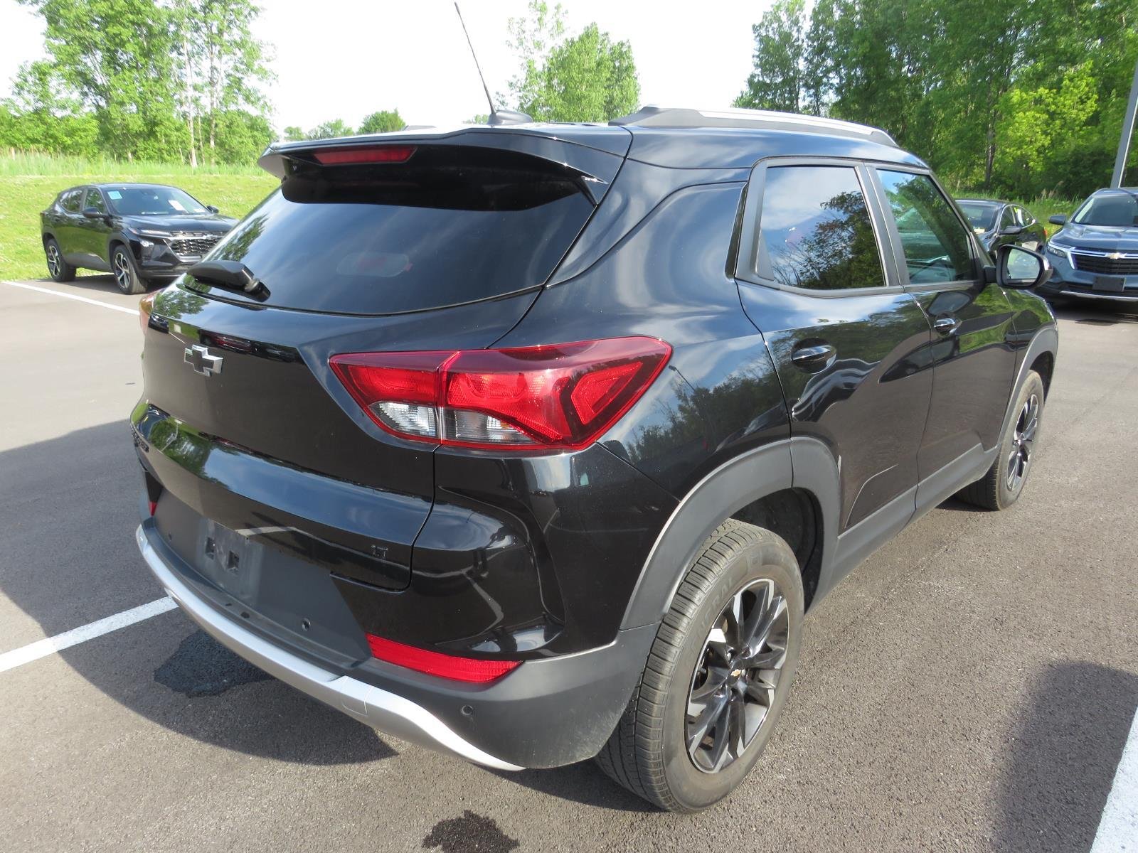 Used 2021  CHEVROLET TRUCK  image 6