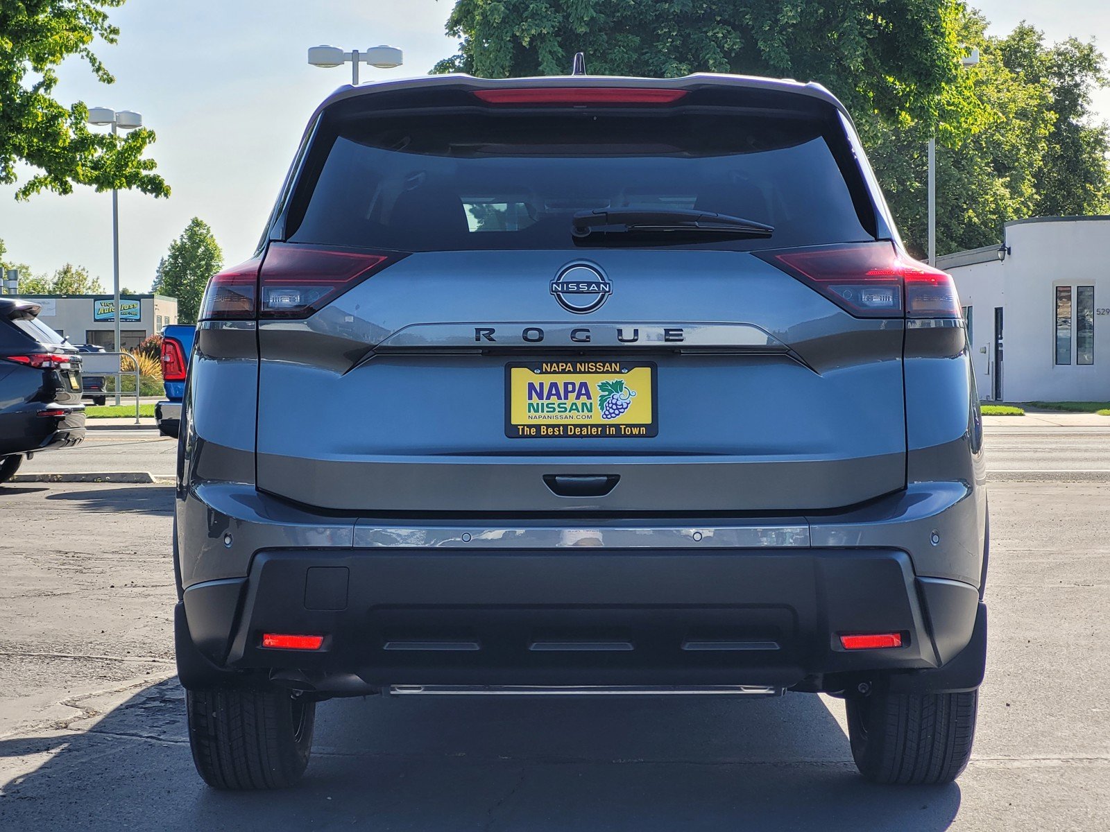 2026 Nissan Rogue Dark Armor - Photo 6