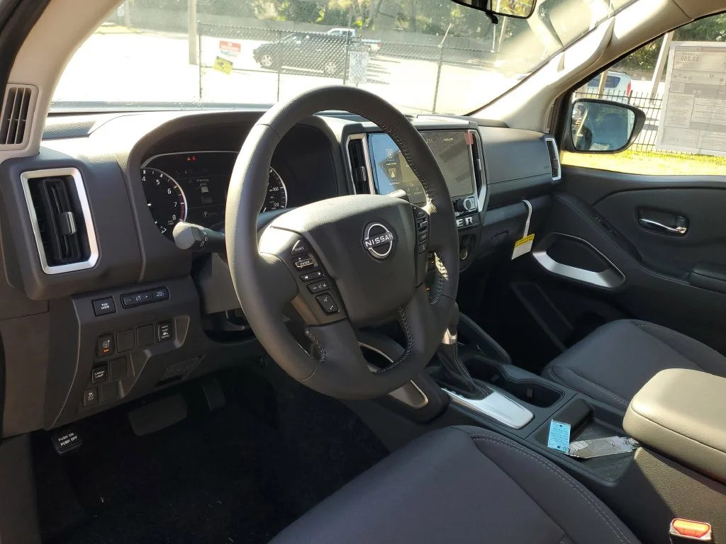 2026 Nissan Frontier SV - Photo 7
