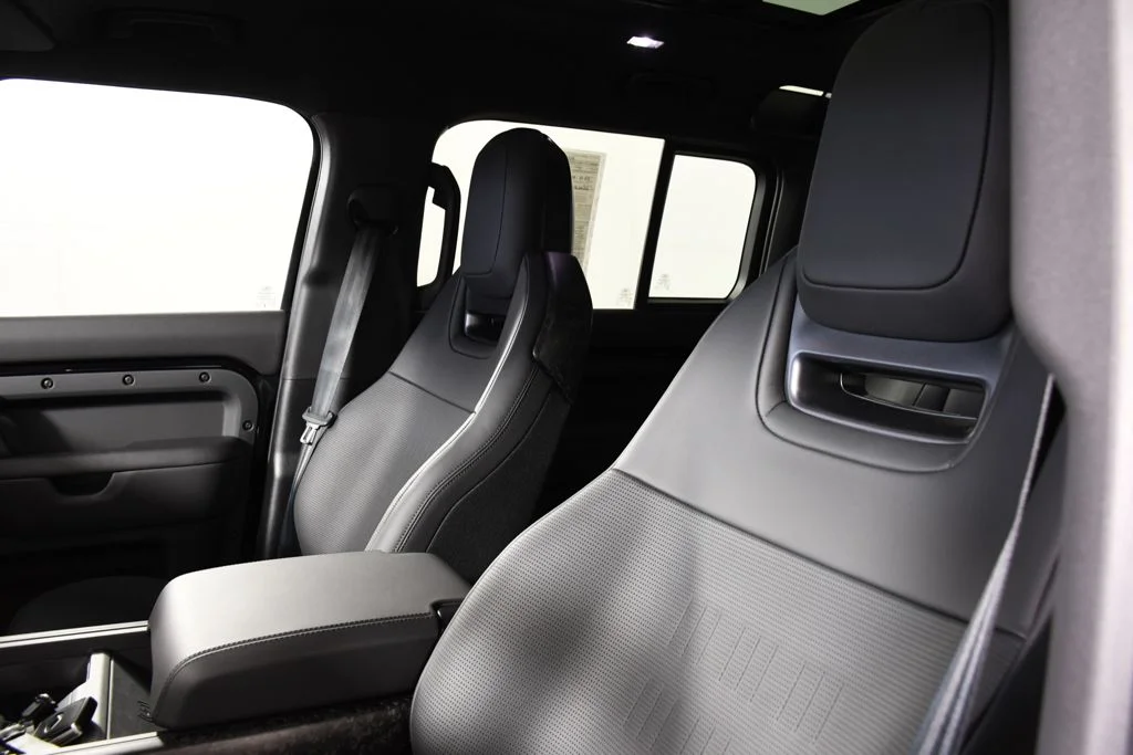 Used 2026 Narvik Black Land Rover OCTA image 17