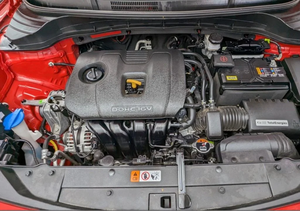 Used 2025 Red Kia LX image 7
