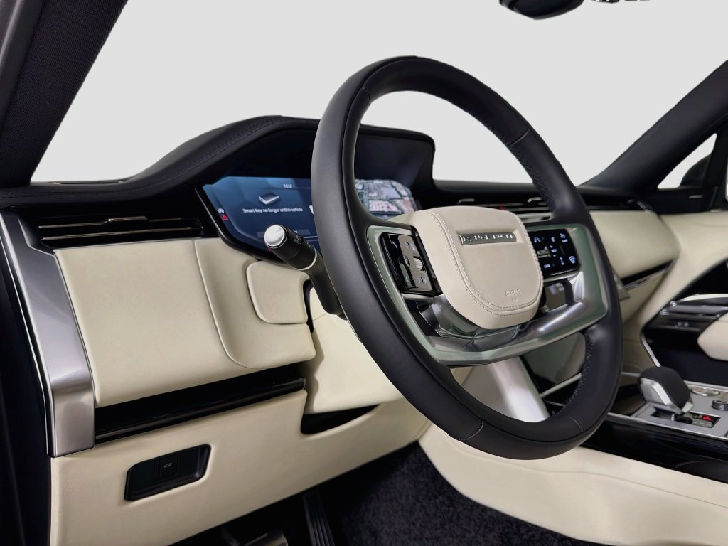 New 2027 Santorini Black Land Rover SE image 9