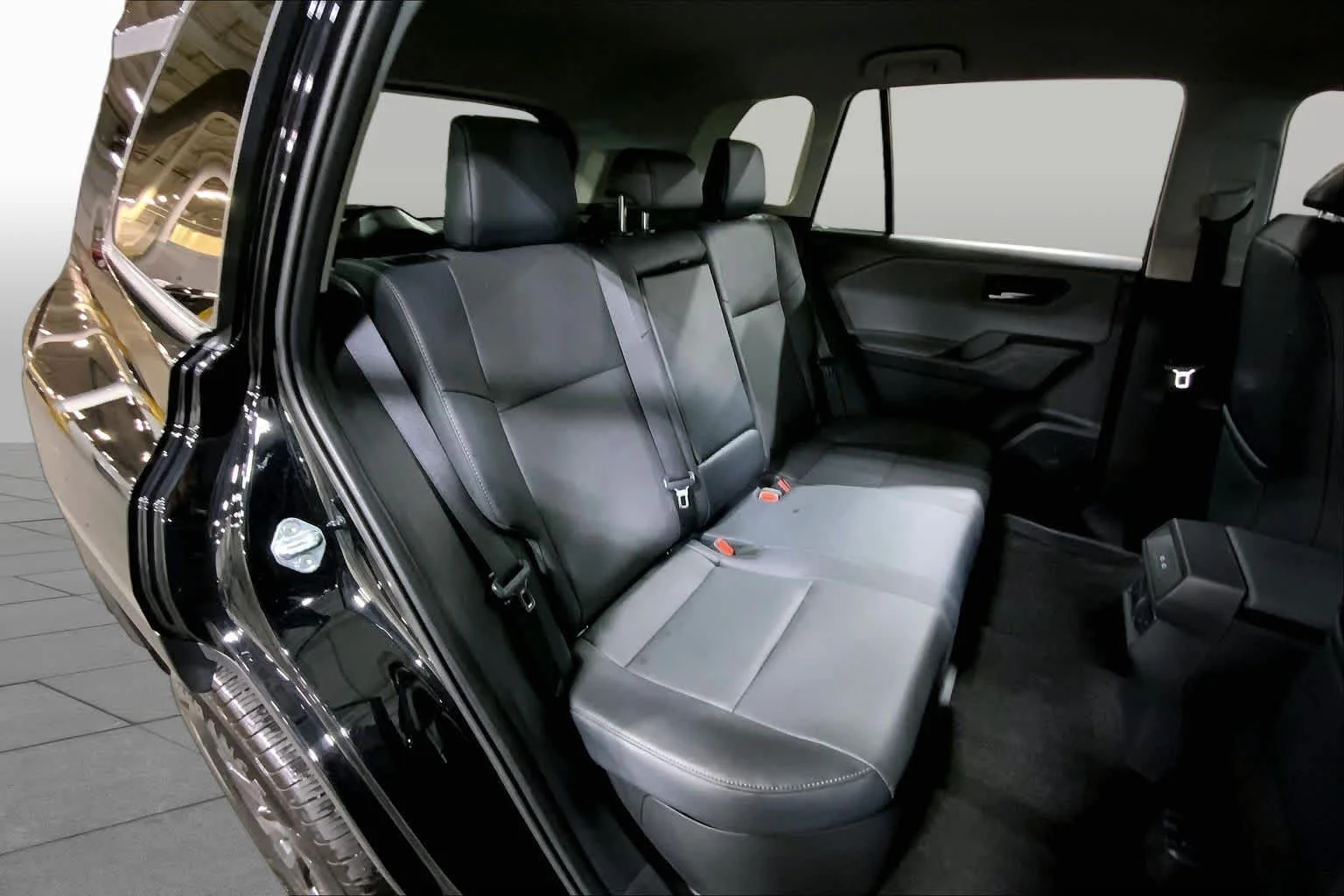 Used 2026 Midnight Black Metallic Toyota XLE Premium image 20
