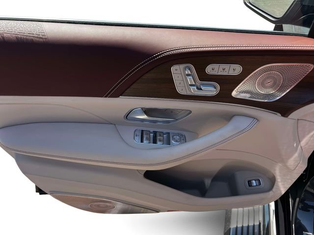 Certified Used 2025 Gray Mercedes-Benz Maybach GLS 600 image 18