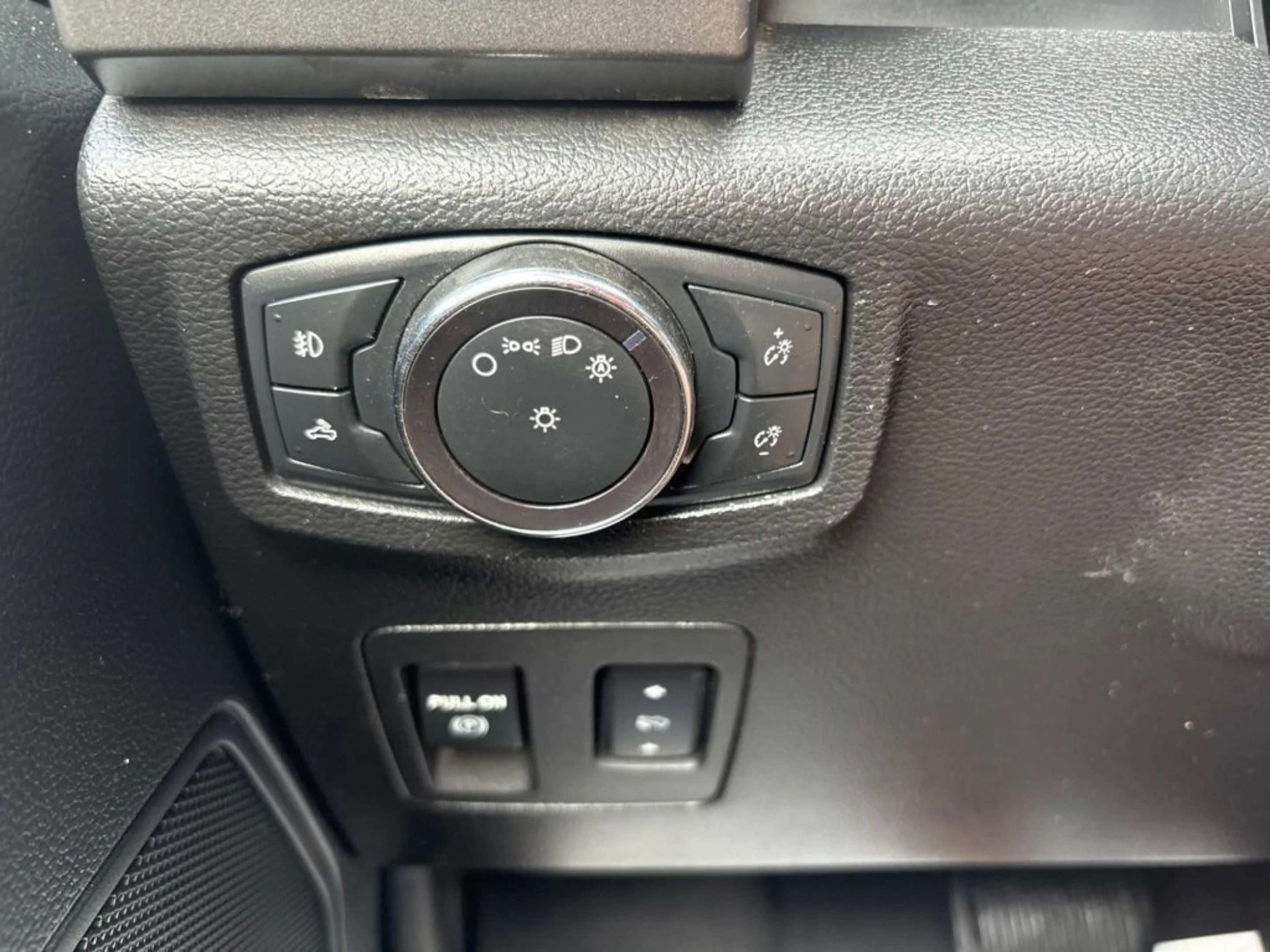 Used 2018 Lightning Blue Ford XLT image 14