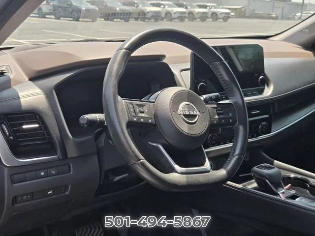 Used 2023 White Nissan Platinum image 9