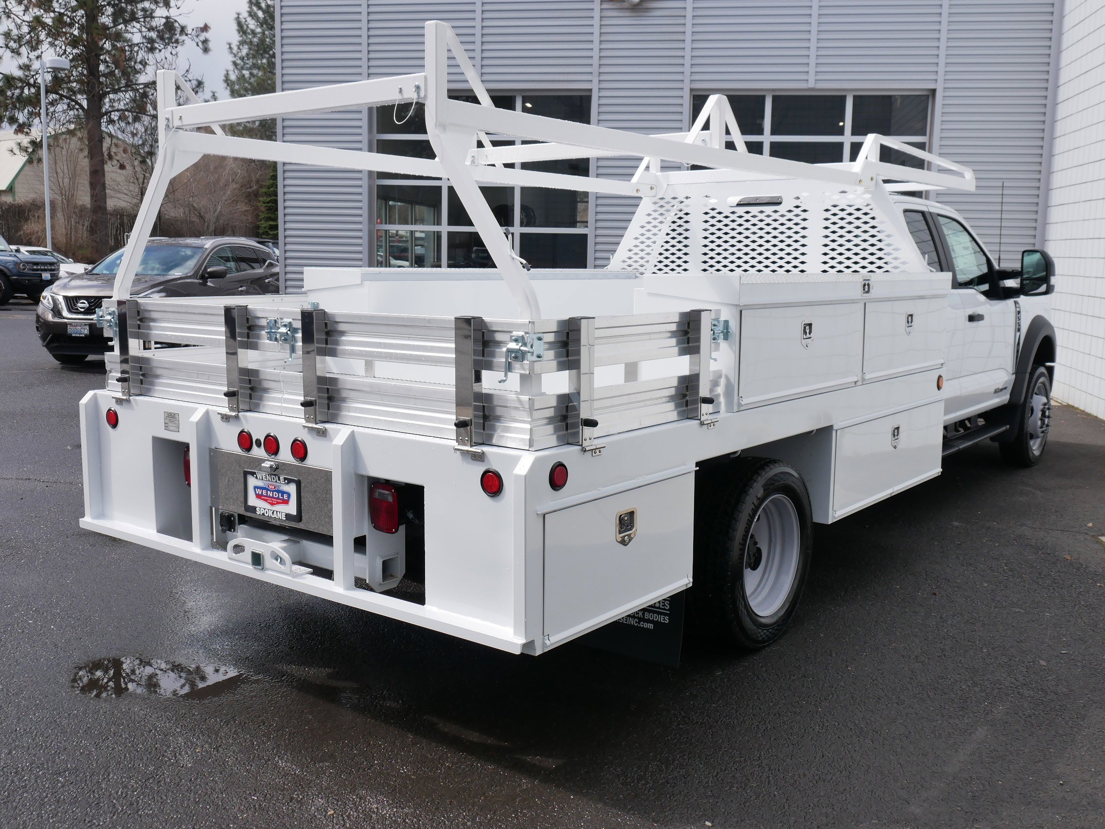 New 2025 Oxford White Ford F-550® XL image 23