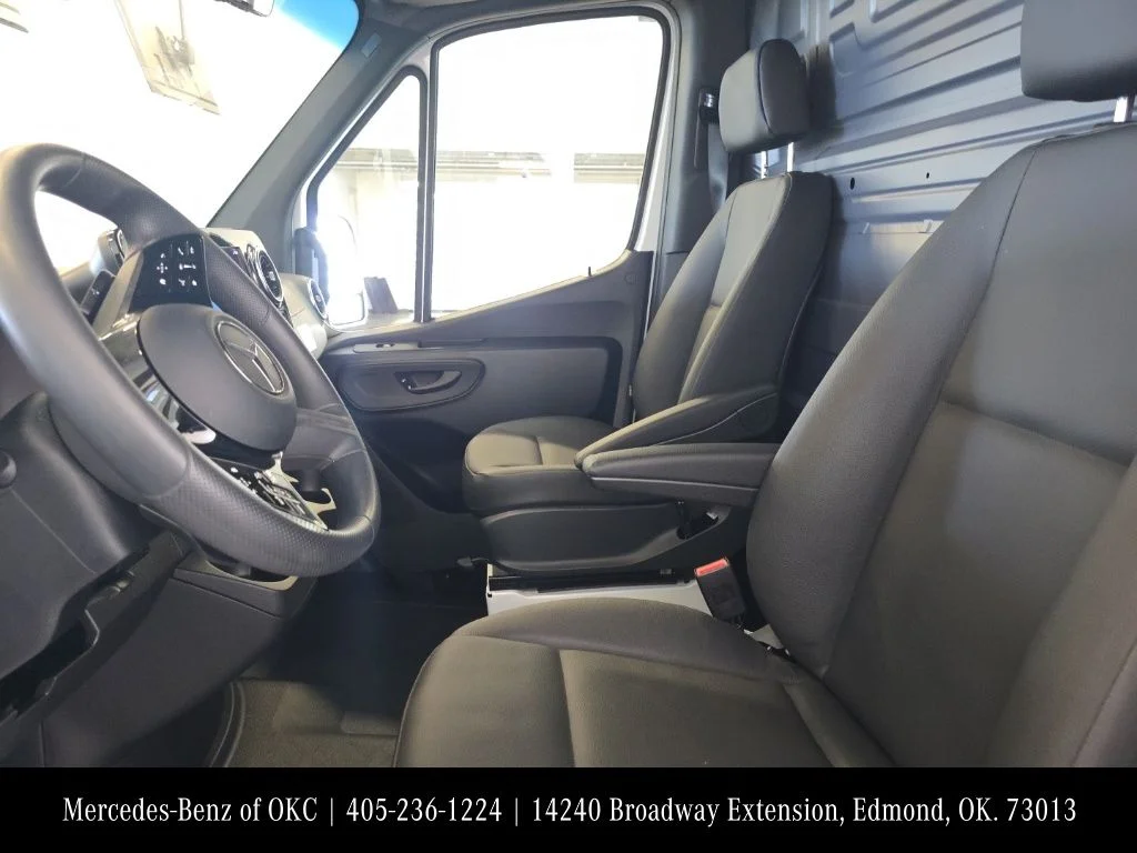 Used 2025 White Mercedes-Benz Cargo 144 WB image 14