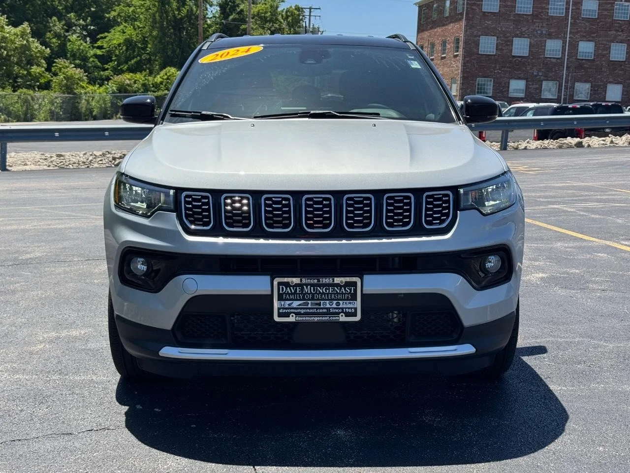 Used 2024 Silver Zynith Clear Coat Jeep Limited image 10