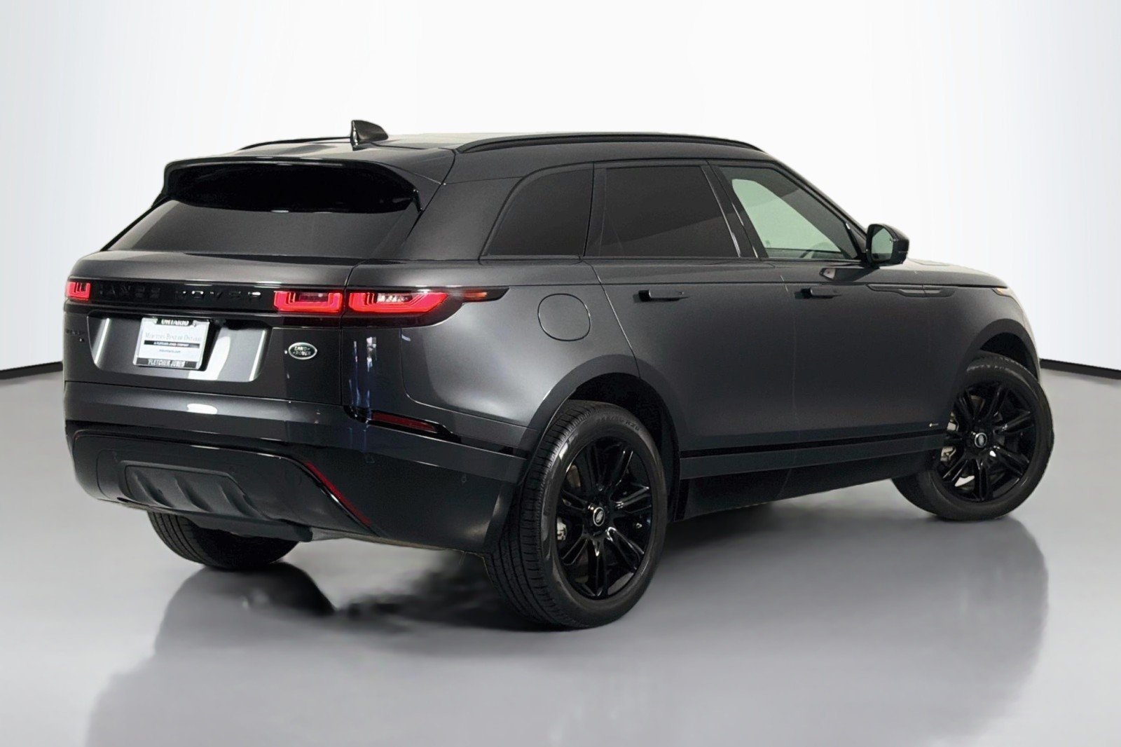 Used 2021 Carpathian Grey Premium Metallic Land Rover R-Dynamic S image 12
