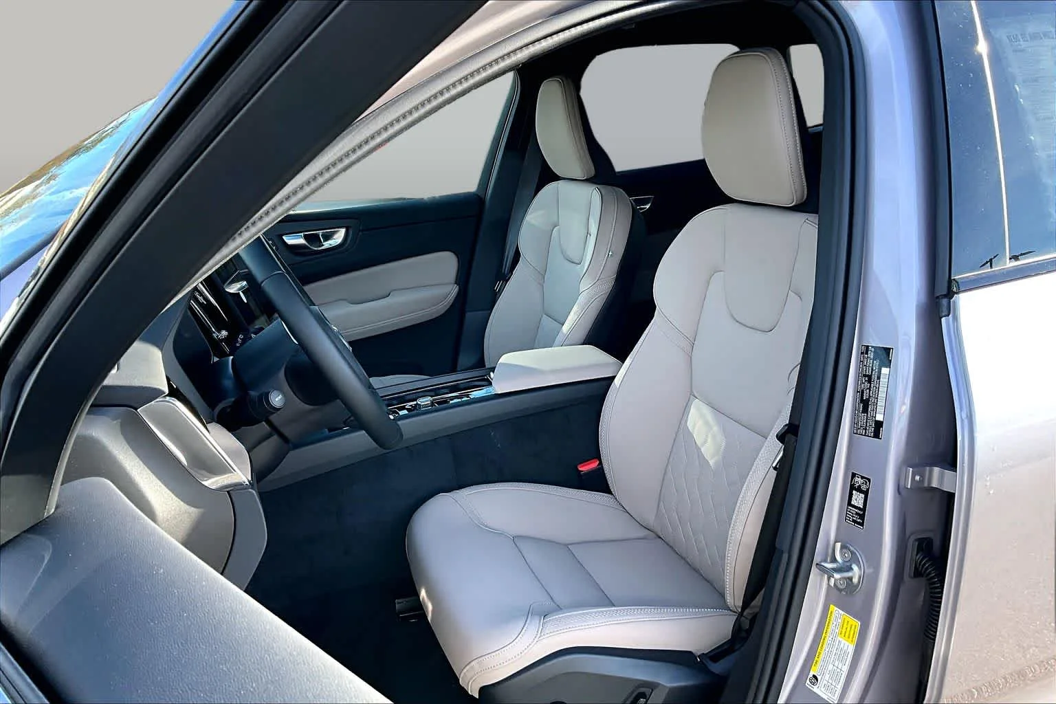 New 2026 AURORA SILVER Volvo Plus image 13