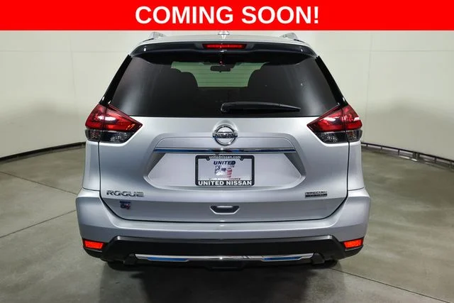 Used 2020 Silver Nissan S image 4