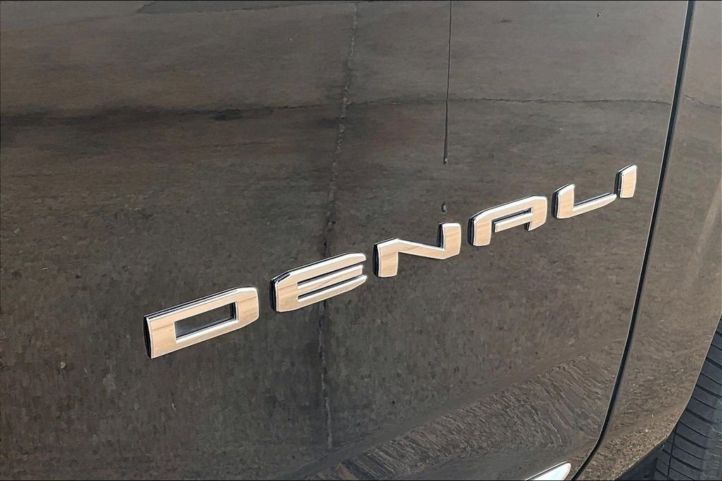 Used 2025 Black GMC Denali image 33
