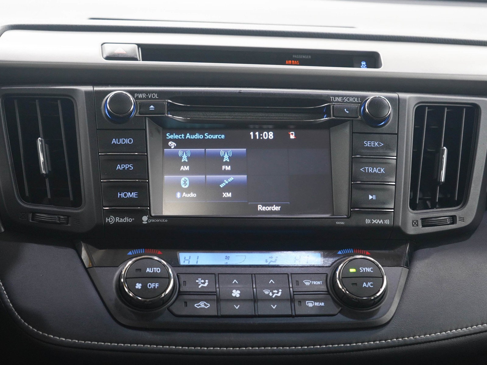 Used 2016 Black Toyota AWD 4dr XLE image 19