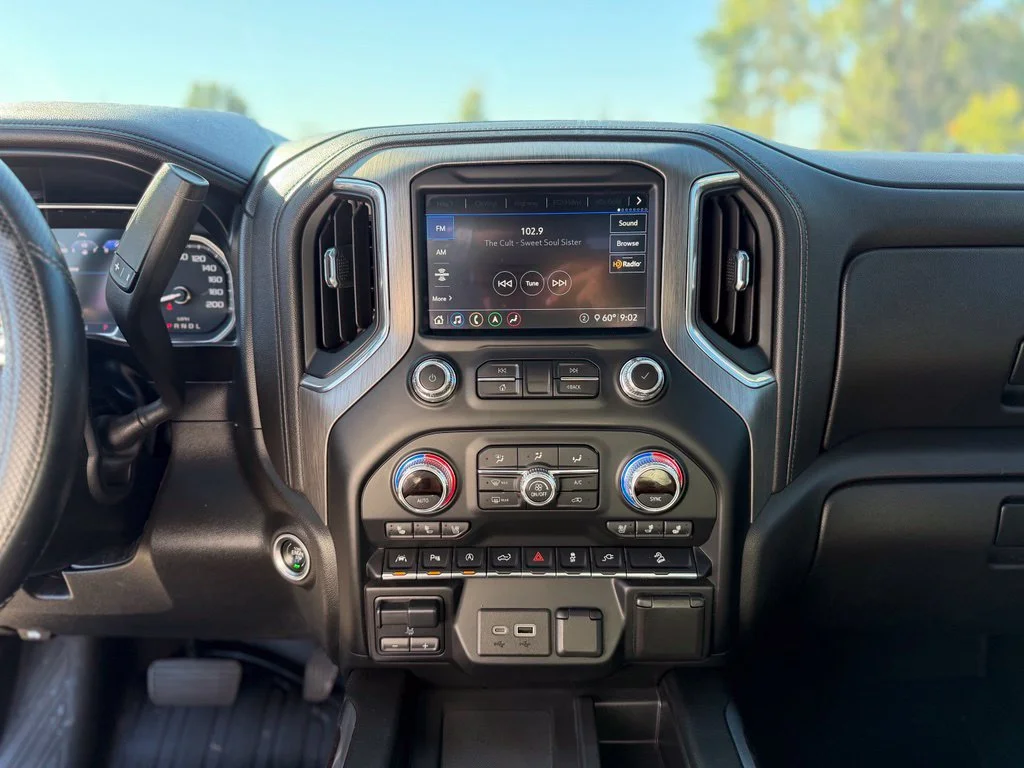 Used 2020 Gray GMC Denali image 28