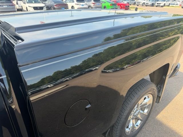Used 2015 Black Chevrolet LTZ image 22